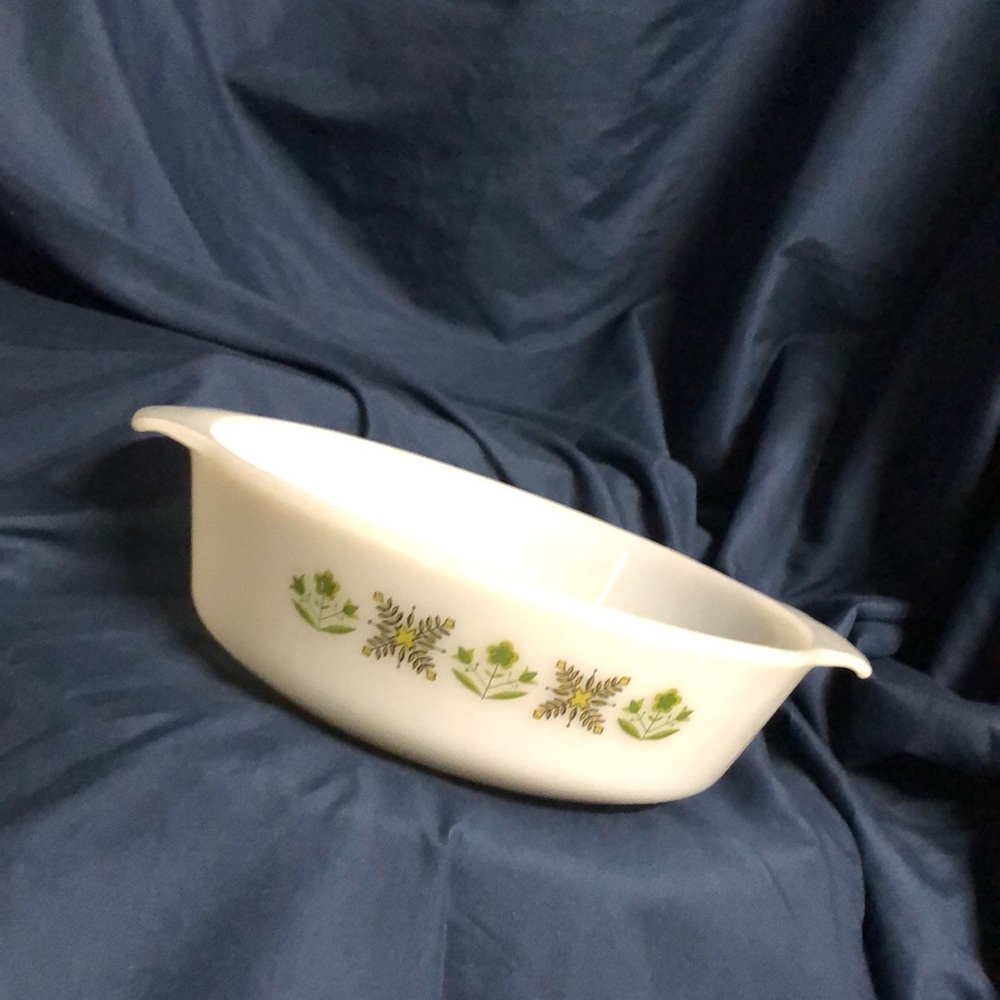 One 2 qt Anchor Hocking Fire-King Number 438 Green Meadow Oven Proof Milk Glass